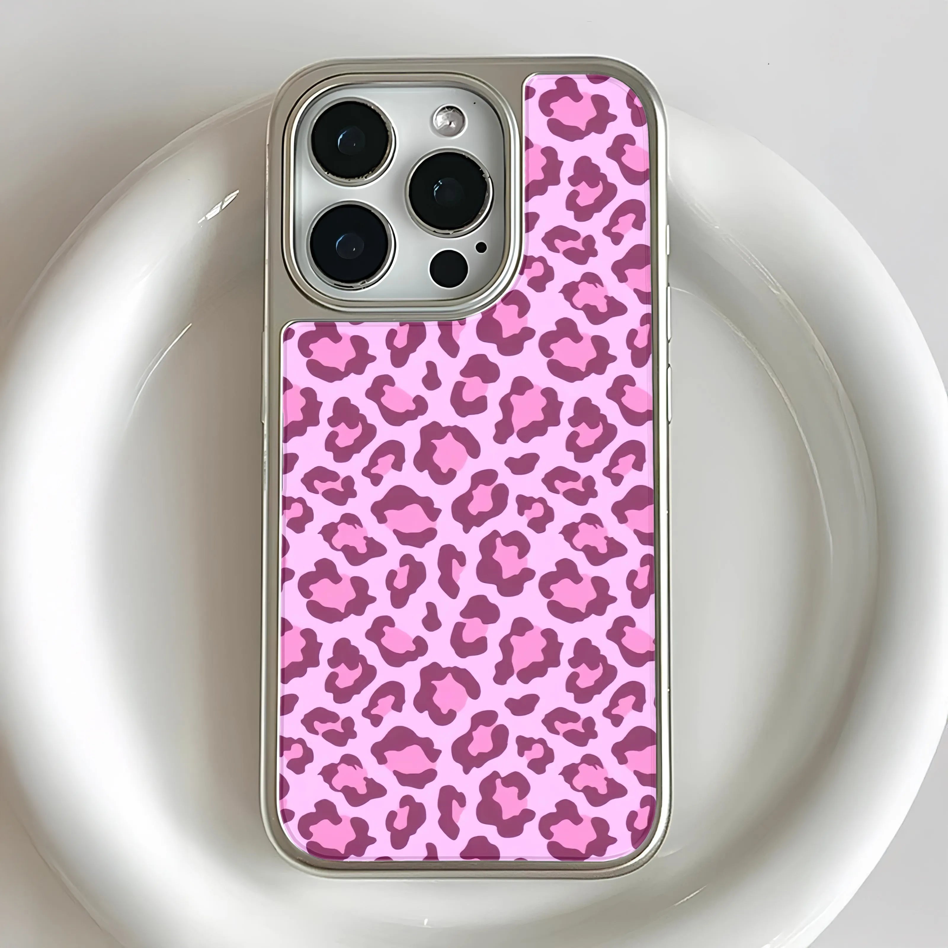 Holographic Chrome Pink Leopard Phone Case for iPhone 15 Pro - Stylish Animal Print