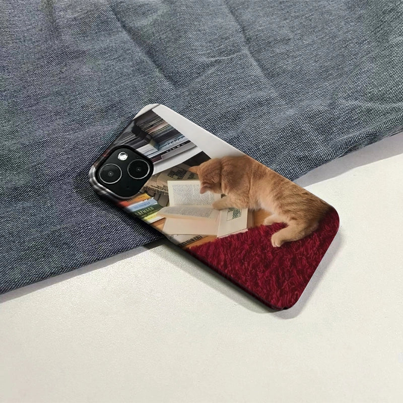 Cozy Cat Reading Phone Case 2025 – Adorable Feline & Book Lover Design