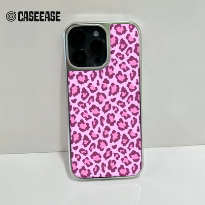 iPhone 15 Pro용 홀로그램 크롬 핑크 레오파드 폰 케이스 - 스타일리시한 동물 무늬