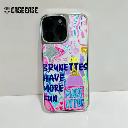 Funda para teléfono holográfica cromada con diseño divertido y colorido.
