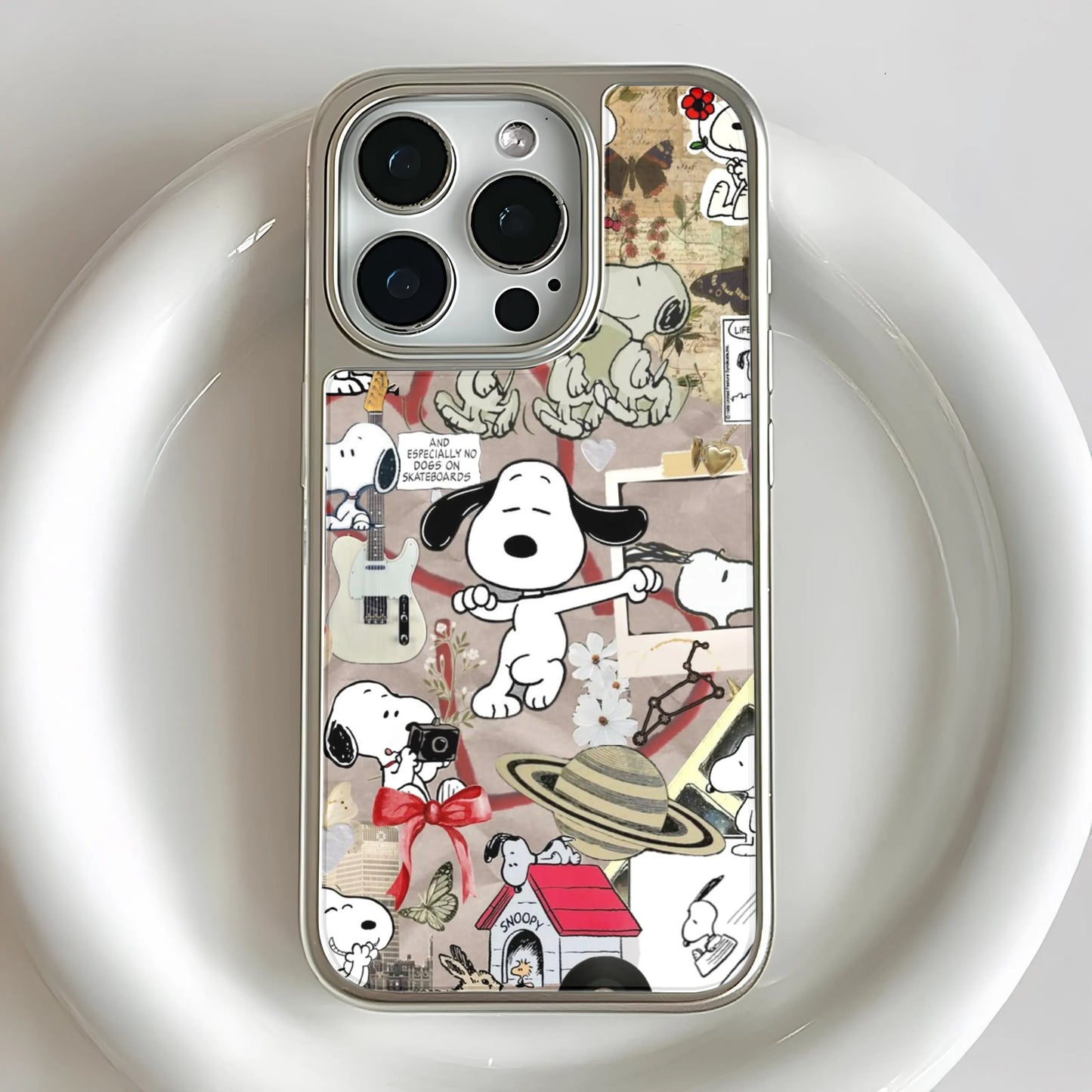 Funda para teléfono con collage de Snoopy: diseño divertido y original