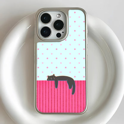 Funda para teléfono con diseño de gato colgante: divertido dibujo de gato y lunares