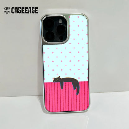 Funda para teléfono con diseño de gato colgante: divertido dibujo de gato y lunares