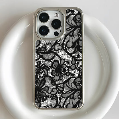 Funda para teléfono con encaje cromado holográfico - Elegante diseño floral negro